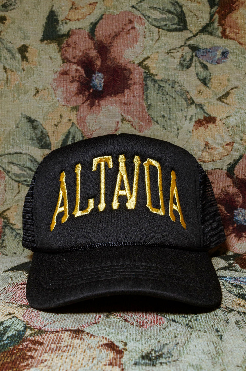 ALTAVIDA TRUCKER HAT